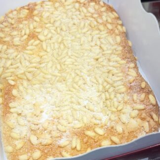 COCA BRIOCHE PIÑONES DE CASTILLA
